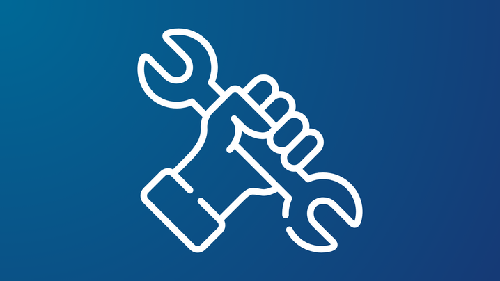 Icon in Weiß auf blauem Hintergrund, das eine Hand zeigt, die ein Werkzeug hält