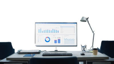 Schreibtisch mit Desktop, auf dem Statistiken angezeigt werden