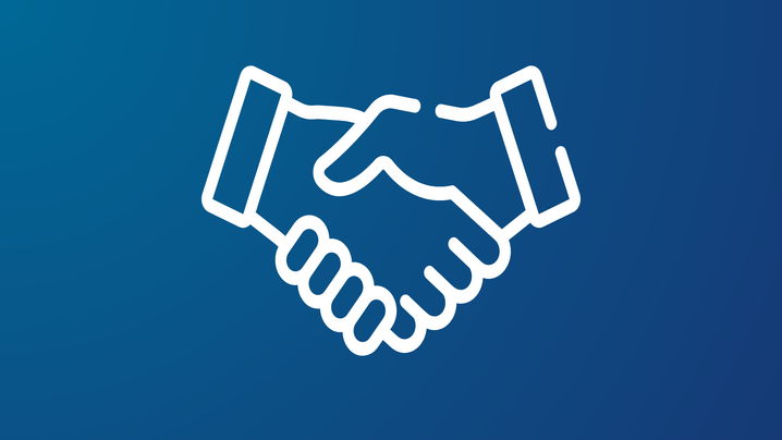 Weißes Handschlag-Symbol auf blauem Hintergrund