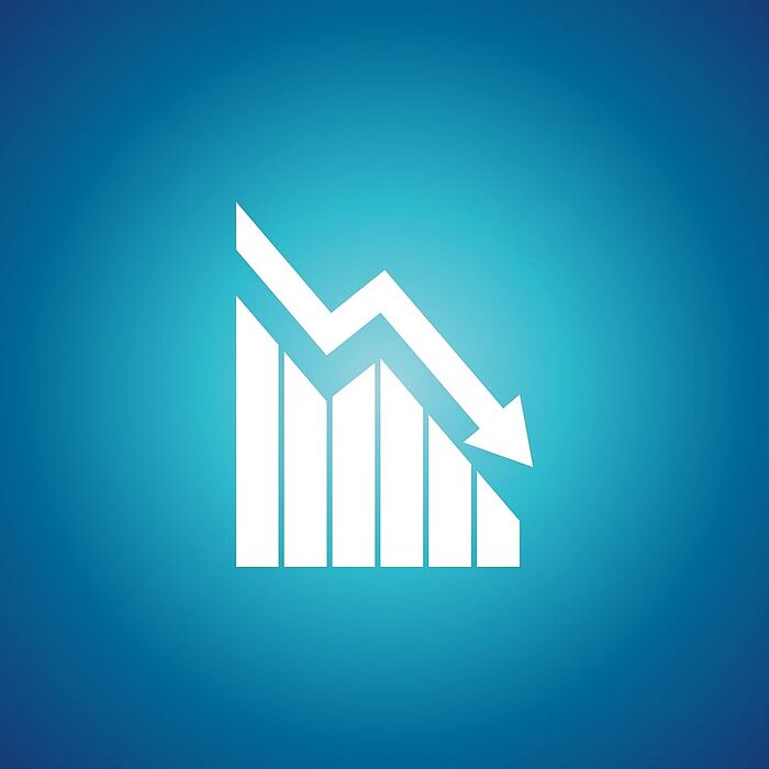 Weißes Icon auf blauem Hintergrund, das einen Graph nach unten darstellt